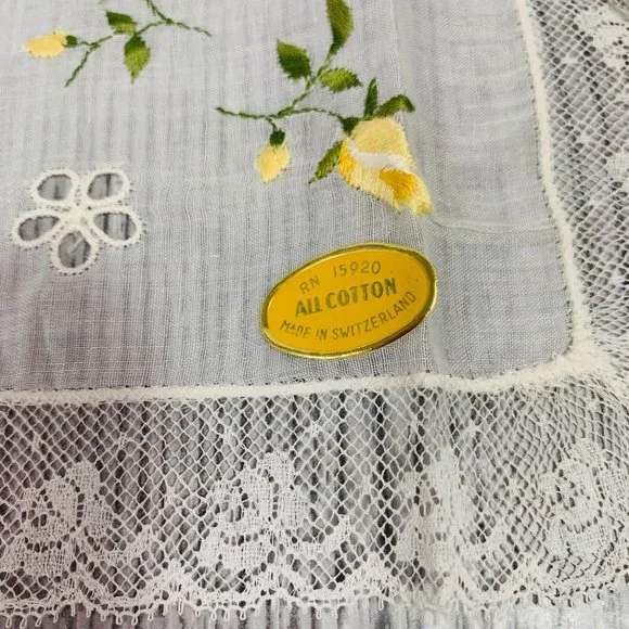 Vintage Cotton Laced Made In Switzerland Cream Yellow Flower Hankerchief - Picture 3 of 7